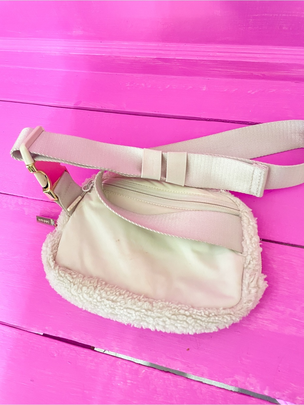 lululemon athletica Cream Sherpa Crossbody Belt Bag with Gold Hardware - Picture 5 of 5